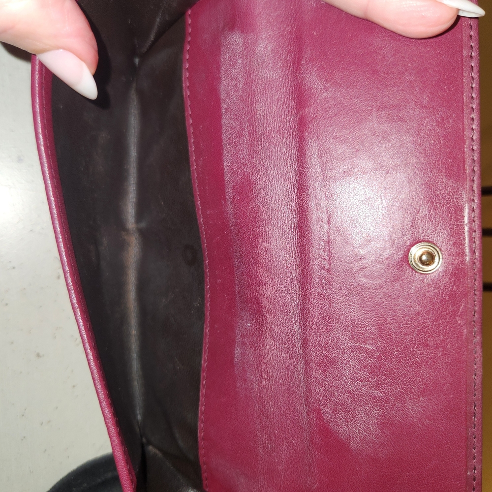 Gucci Plum Leather Continental Wallet - Embossed Monogram Comes With Dust Bag. - Picture 15 of 16